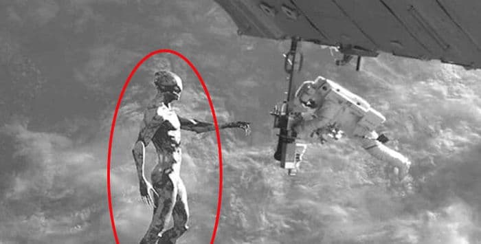 Cover Image for NASA Specialist Reveals Astounding Encounter: A 3-Meter-Tall Entity and UFOs During a Space Mission with Two Astronauts